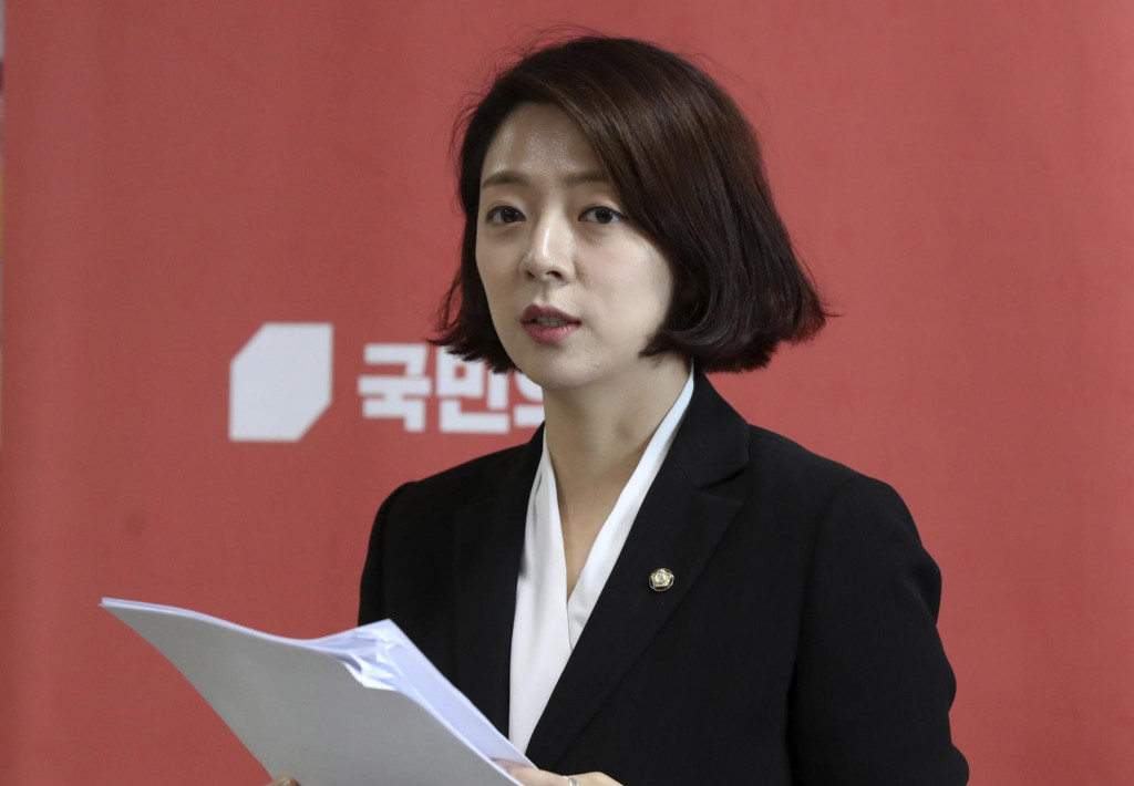 Juhokórejská poslankyňa z vládnej strany Sila ľudu (PPP) Bae Hjun-jin. FOTO TASR/AP