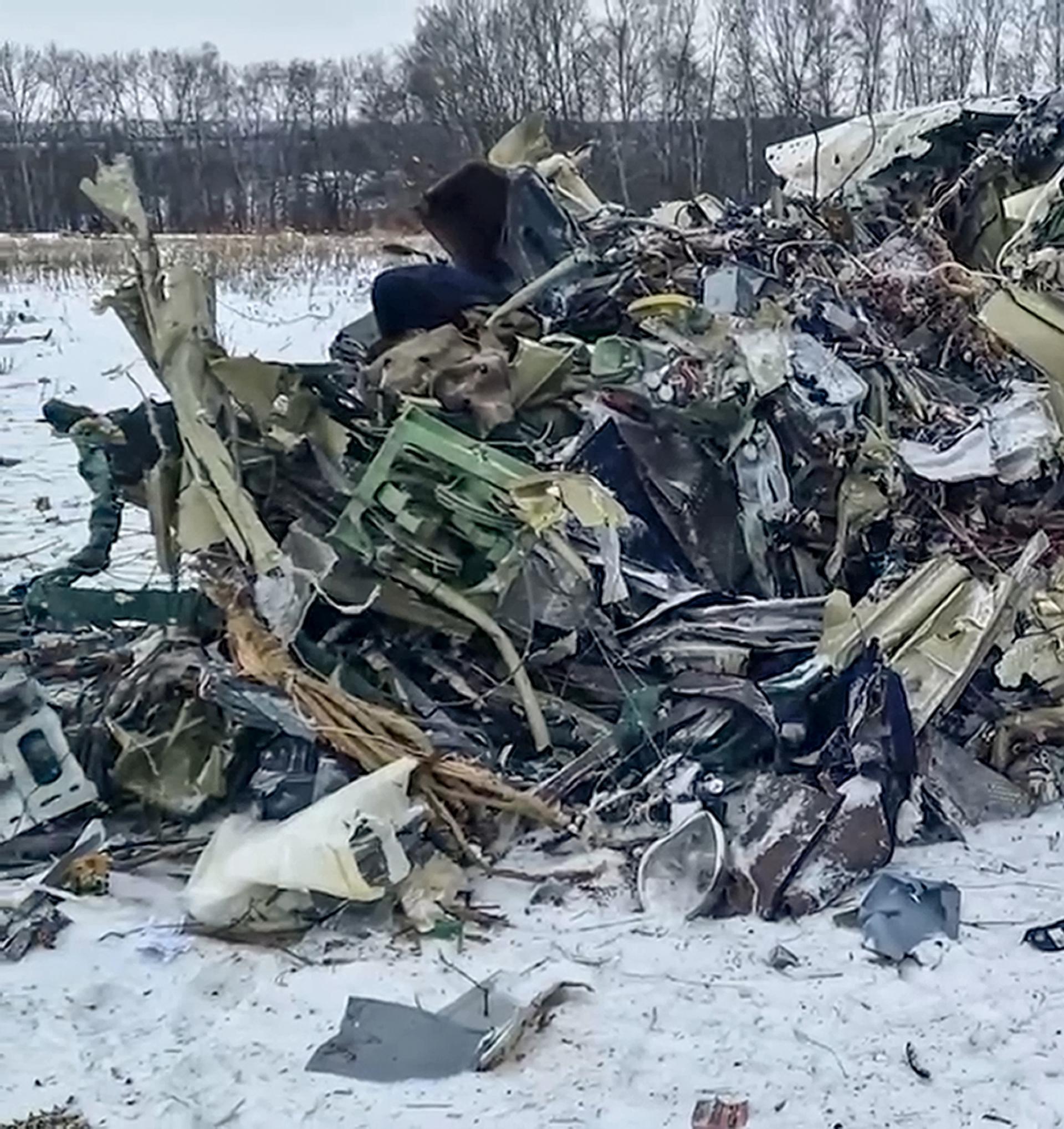 Rusi tvrdia, že na mieste zrútenia Il-76 našli ukrajinské doklady a tetovanie