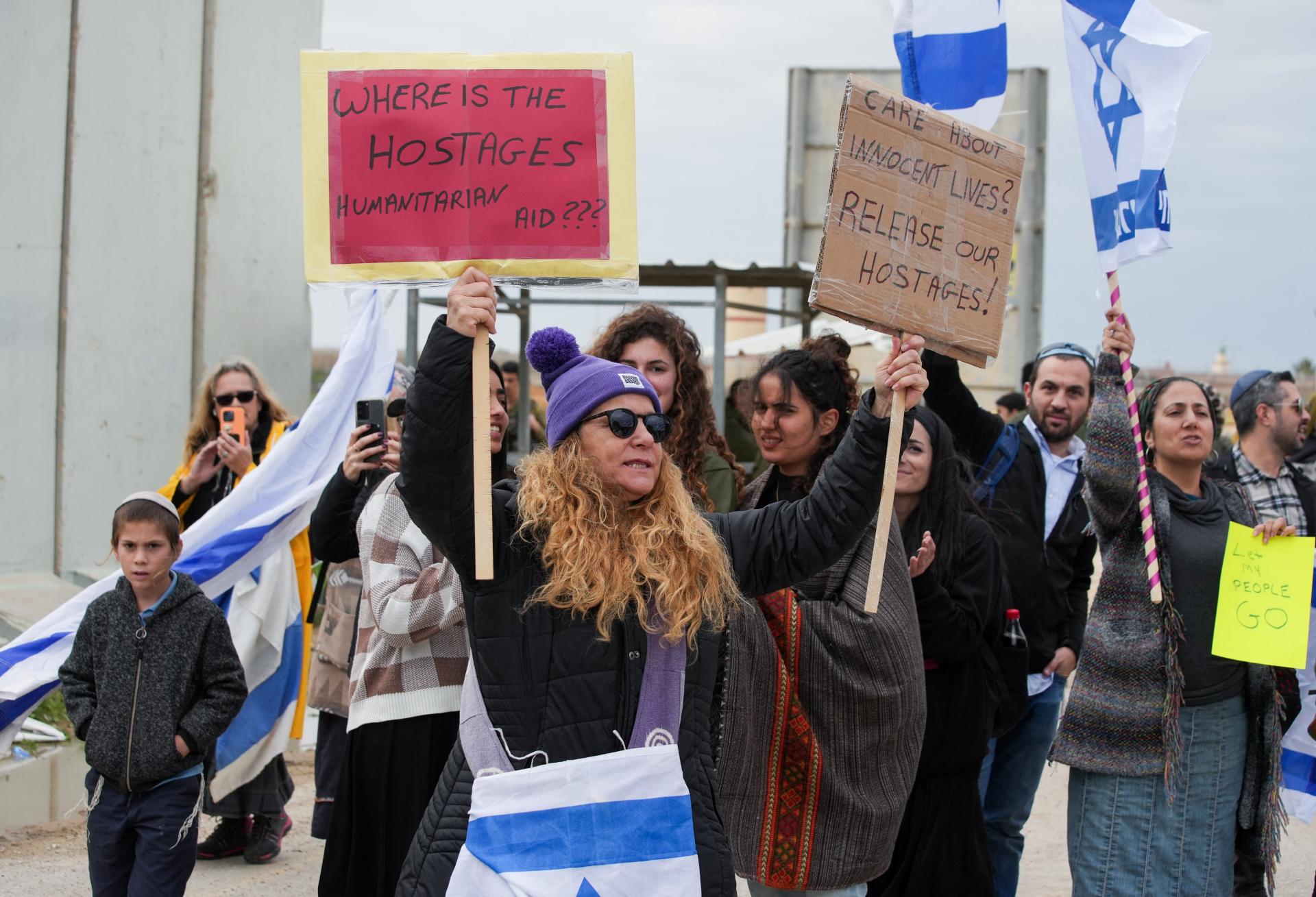 Stovky osôb znovu blokovali hraničný priechod Kerem Šalom do Pásma Gazy