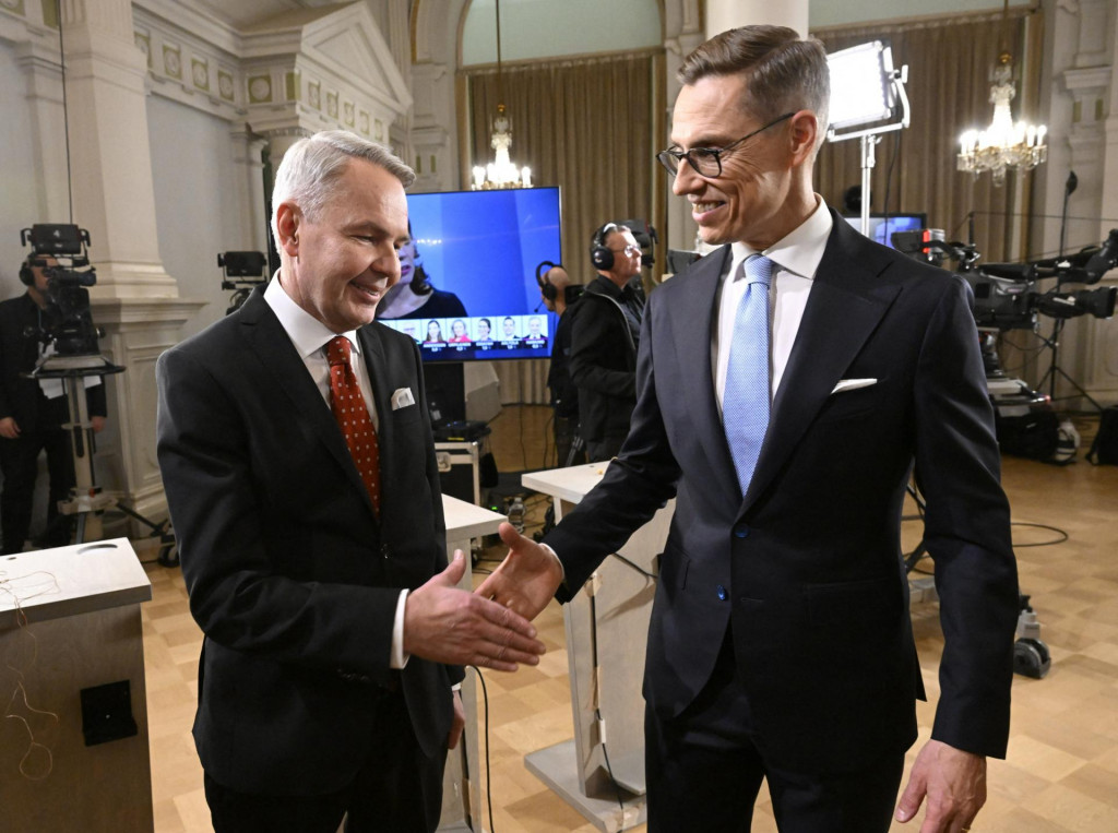 Dvaja kandidáti s najväčším počtom predbežných hlasov - Pekka Haavisto a Alexander Stubb. FOTO: Reuters