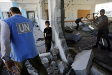 Zamestnanci OSN vraždili s Hamasom.
