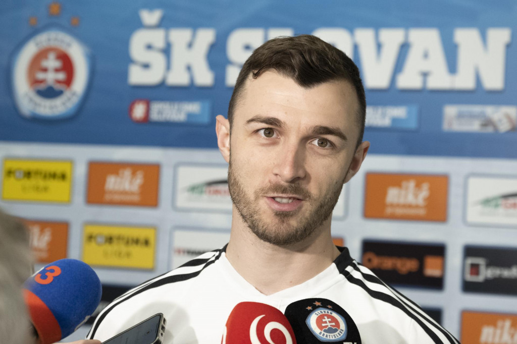 Srbský futbalista Aleksandar Čavrič. FOTO: TASR/P. Neubauer