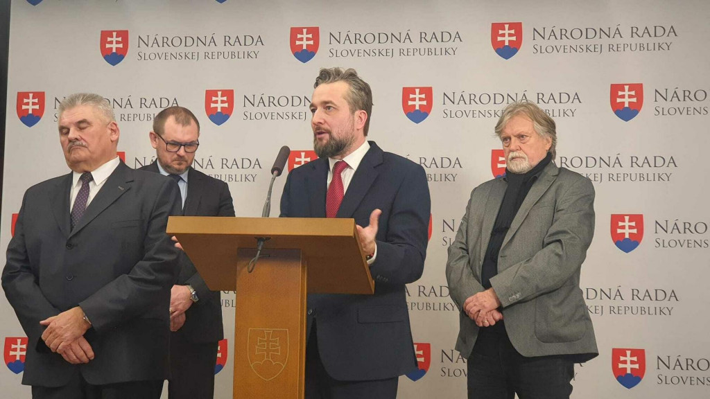 Ľubo&scaron; Blaha počas tlačovej konferencie k novele Trestn&eacute;mu z&aacute;konu. FOTO: HN/Martin Marti&scaron;