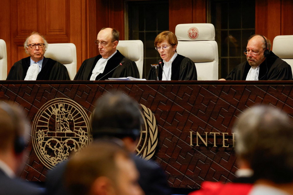 Predsedkyňa Medzinárodného súdneho dvora sudkyňa Joan Donoghue počas pojednávania v prípade, keď Ukrajina obvinila Rusko z porušenia protiteroristickej zmluvy financovaním proruských síl a diskriminácie. FOTO: Reuters