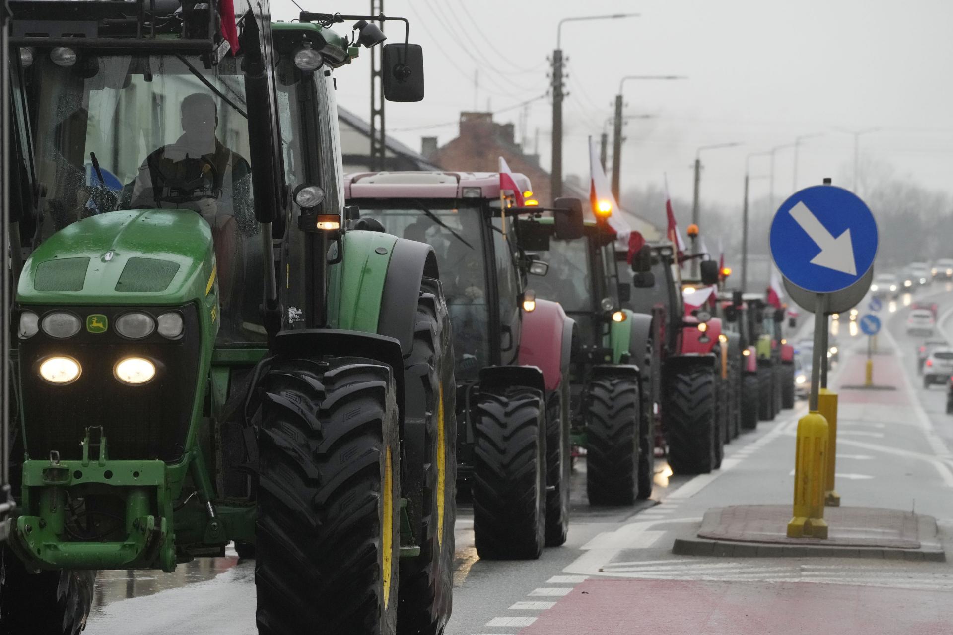 Poľskí poľnohospodári plánujú štrajk a blokádu hraničných priechodov. Únia a konkurencia ich obmedzujú