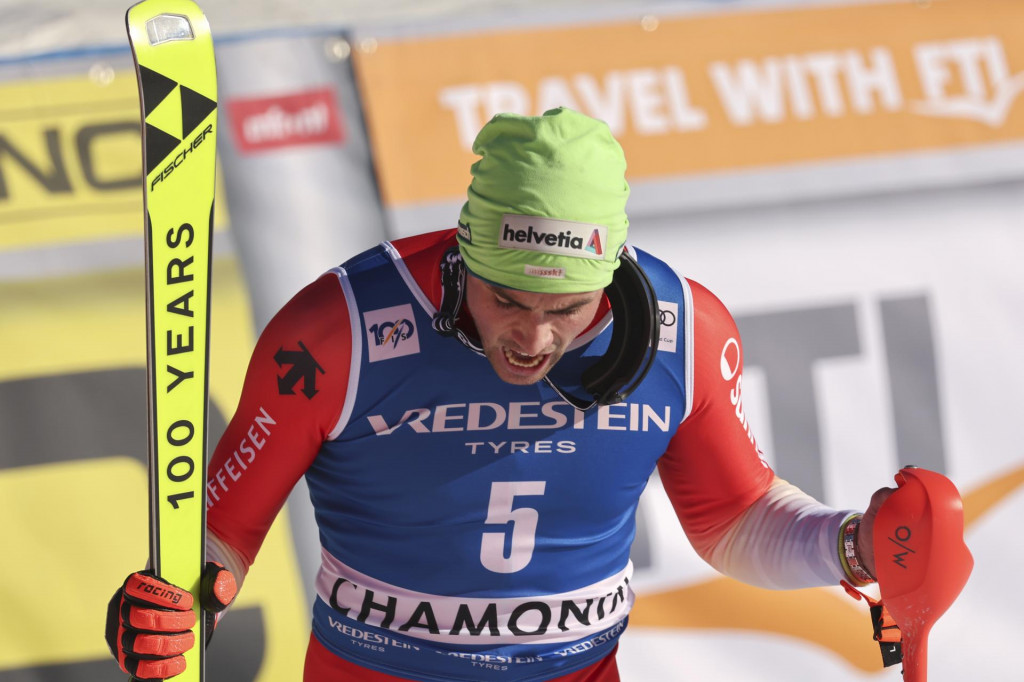 Švajčiarsky lyžiar Daniel Yule sa teší po triumfe v slalome Svetového pohára alpských lyžiarov vo francúzskom stredisku Chamonix. FOTO: TASR/AP