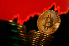S bitcoinom možno obchodovať sprostredkovane cez fondy ETF. FOTO: Reuters