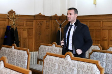 Minister školstva Tomáš Drucker prišiel vypovedať v kauze Mýtnik na Špecializovanom trestnom súde v Banskej Bystrici. FOTO: TASR/Ján Krošlák