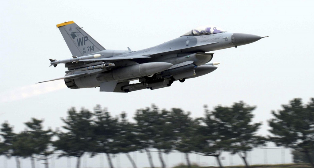 Stíhacie lietadlo F-16. FOTO: TASR/AP