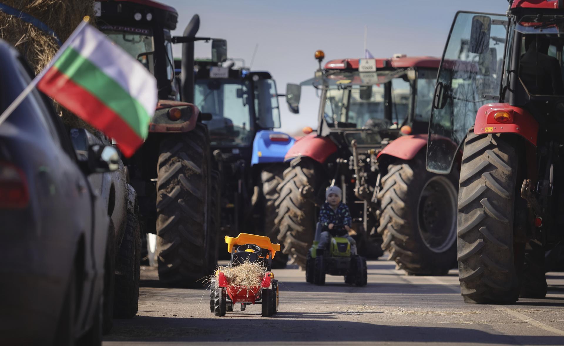 Bulharskí poľnohospodári na protest zablokovali cesty po celej krajine, žiadajú kompenzácie