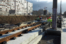 Výstavba električkovej trate v bratislavskej Petržalke. FOTO: TASR/Miroslav Košírer