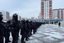 V meste Ufa, metropole Baškirska, vyrazili do ulíc stovky demonštrantov. FOTO: Reuters
