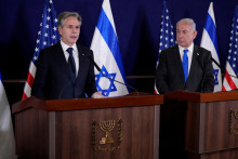 Americký šéfdiplomat Antony Blinken a izraelský premiér Benjamin Netanjahu. FOTO: Reuters