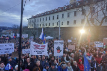 Protesty proti novele Trestného zákona sa zavŕšili pred Národnou radou SR FOTO: HN/Jaroslav Pavliga