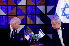 Americký prezident Joe Biden s izraelským premiérom Benjaminom Netanjahuom. FOTO: Reuters
