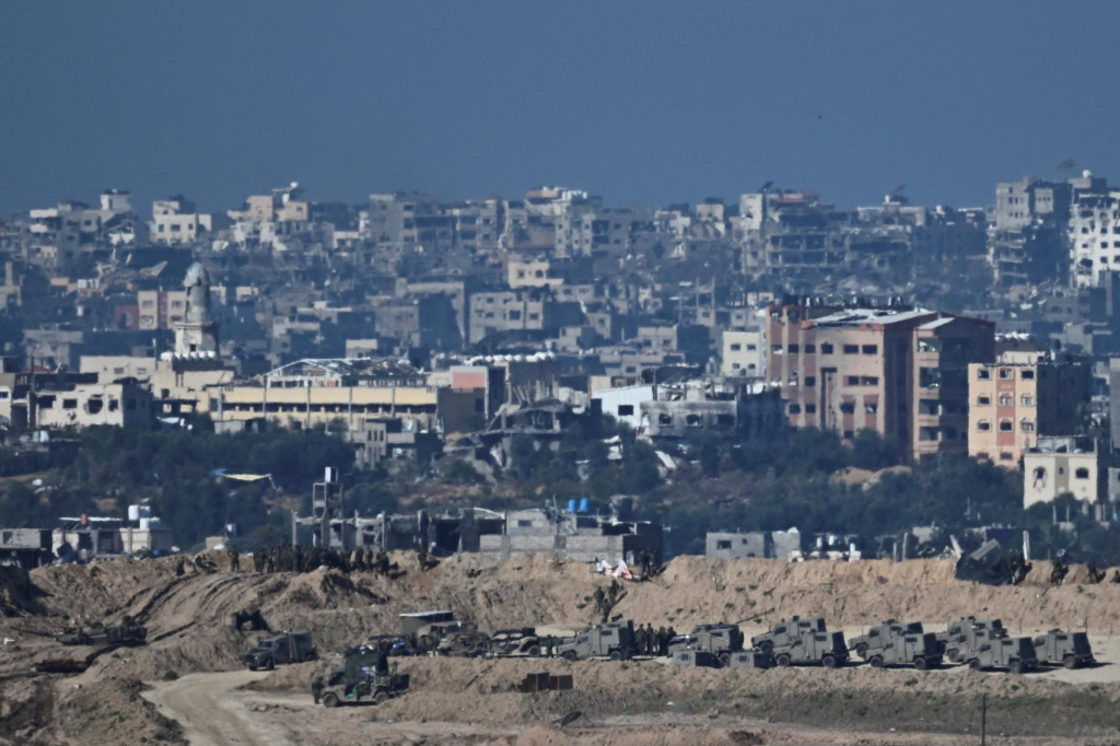 Izraelská armáda v pásme Gazy. FOTO: Reuters