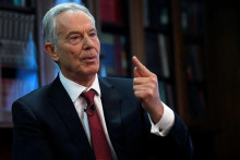 Tony Blair desať rokov v úlohe premiéra ukončil s povesťou človeka, ktorého definuje jediný, ale obrovský politický prešľap. FOTO: Reuters
