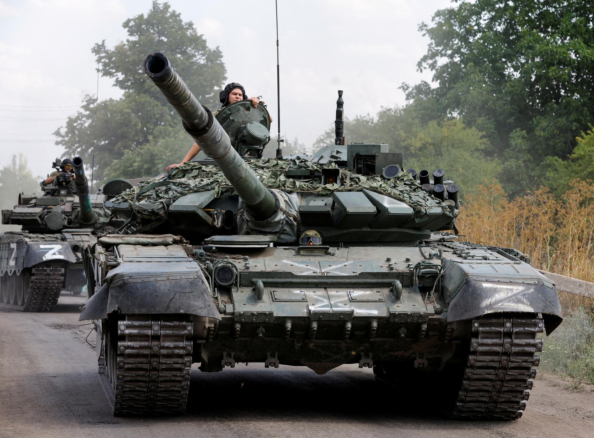 Kvantita za kvalitu. Rusko na Ukrajine prišlo o tritisíc tankov, teraz sa spolieha na staršie vybavenie