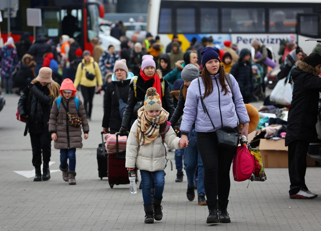 Utečenci z Ukrajiny. FOTO: Reuters