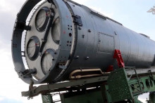 Medzikontinentálna balistická strela vybavená jadrovým hypersonickým kĺzavým vozidlom „Avangard“ zdvihnutá do odpaľovacieho sila v regióne Orenburg v Rusku. ILUSTRAČNÉ FOTO: Reuters