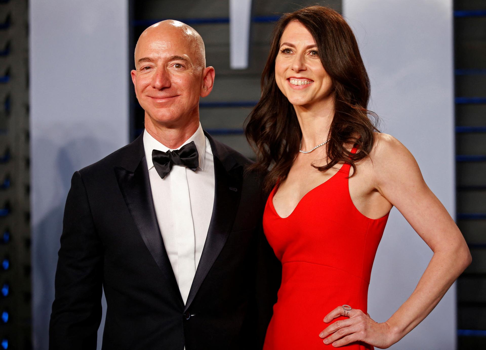 Bezos predal akcie Amazonu a odišiel na Floridu. Gigantu sa darí, dvíha platy aj pre tisíce Slovákov