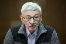 Spolupredseda medzičasom zrušenej ľudskoprávnej organizácie Memorial Oleg Orlov. FOTO: TASR/AP