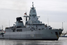 Nemecká armáda sa chce úniovej operácie zúčastniť s fregatou Hessen. FOTO: Reuters