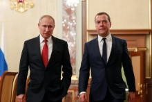 Vladimir Putin a Dmitrij Medvedev. FOTO: TASR/AP