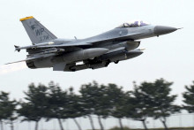 Stíhacie lietadlo F-16. FOTO TASR/AP
