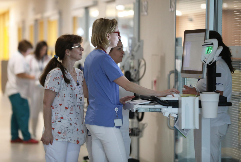 V nemocniciach na Slovensku dochádza k preskupovaniu personálu. Ilustračné foto z Nemocnice Bory: HN/Peter Mayer

