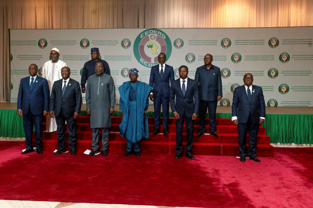 Mimoriadne zasadnutie Úradu hláv štátov a vlád pre politickú, mierovú a bezpečnostnú situáciu v subregióne ECOWAS v Abuji. FOTO: Reuters