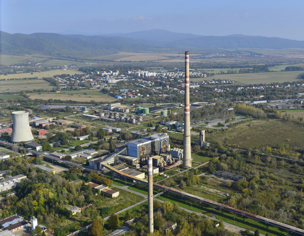 Pohľad na priemyselný areál Chemka Strážske, kde pôsobí aj firma TP 2.

FOTO: TASR/M. Kapusta