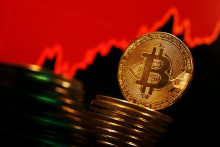 Bitcoin vznikol v roku 2009 ako alternatíva oficiálnych mien. FOTO: Reuters