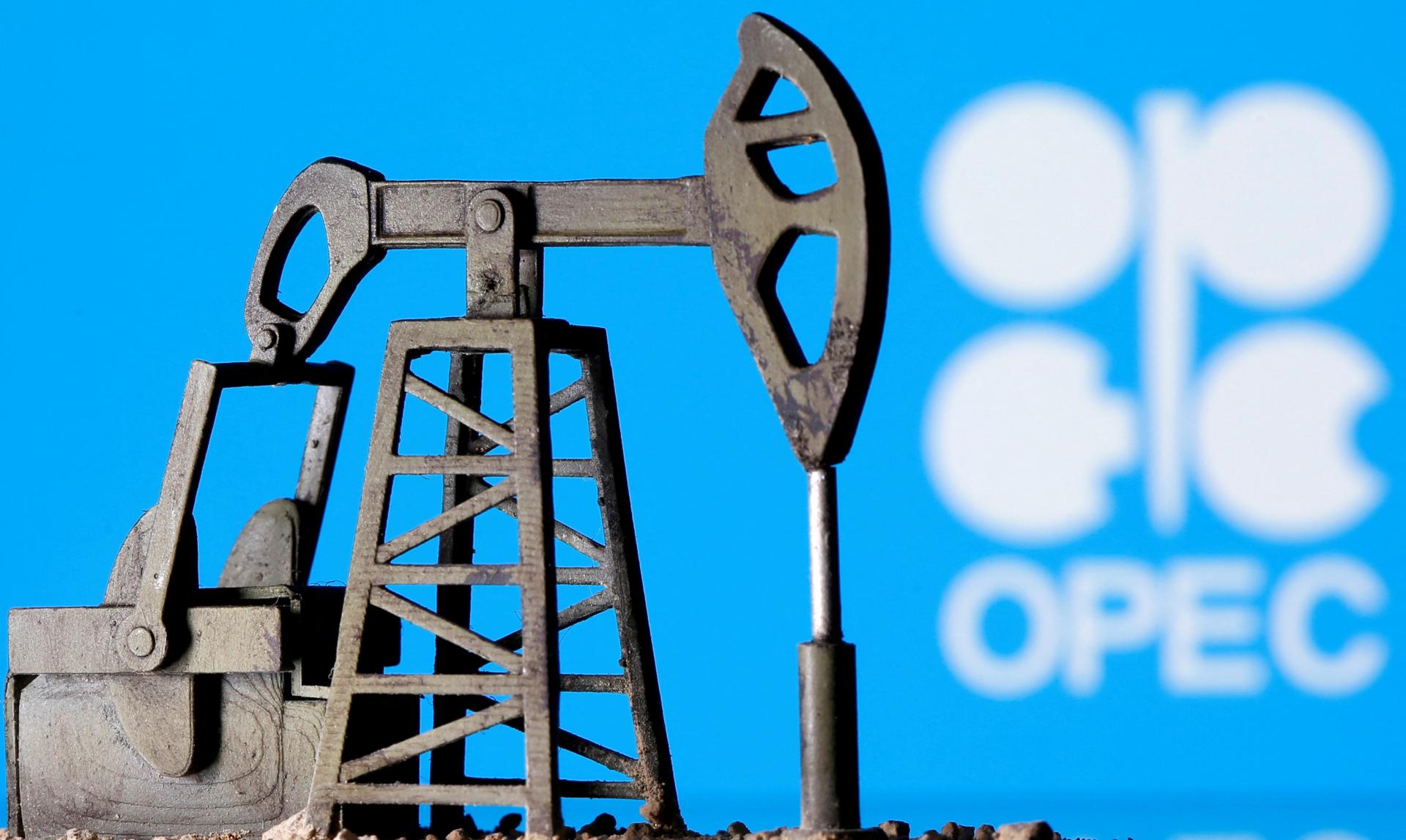 Rusko v druhom štvrťroku zníži ťažbu ropy o takmer pol milióna barelov denne