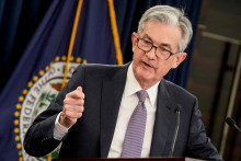 Federálny rezervný systém pod vedením Jeremyho Powella bude koncom mesiaca rokovať o tom, či upraví svoj program kvantitatívneho sprísňovania. FOTO: Reuters