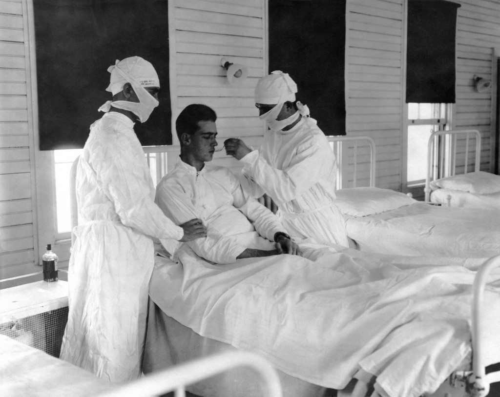 Ošetrovateľstvo Pandémia španielskej chrípky v roku 1918, ktorá sa vyskytla v niekoľkých vlnách medzi rokmi 1918 a 1920. Florence Nightingale bola priekopníčkou lekárskej štatistiky, jej výrok „ošetrovateľstvo je pre ženy prirodzené“ zarezonoval natoľko, že mužskí ošetrovatelia si museli v roku 1919 vydobyť právne uznanie.

FOTO: Profimedia