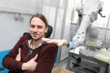 Michal Tölgyessy pôsobí na Ústave robotiky a kybernetiky FEI STU v Bratislave.