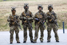 Členovia velenia nemeckých špeciálnych síl Kommando Spezialkraefte nemeckého armádneho Bundeswehru. FOTO: Reuters