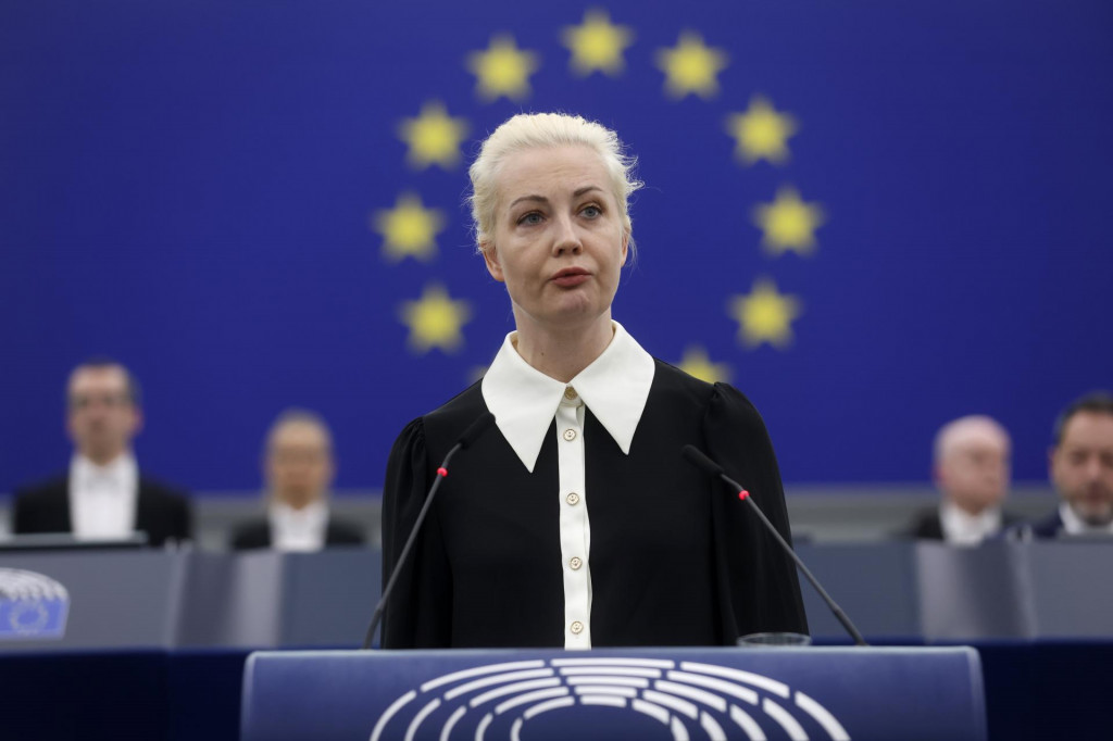 Julija Navaľná, vdova po ruskom opozičnom politikovi Alexejovi Navaľnom, vystupuje s príhovorom v pléne Európskeho parlamentu v Štrasburgu. FOTO: TASR/AP