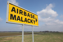 Airbase Malacky – cesta k vojenskej základni pri záhorskej obci Kuchyňa. FOTO: HN/Peter Mayer