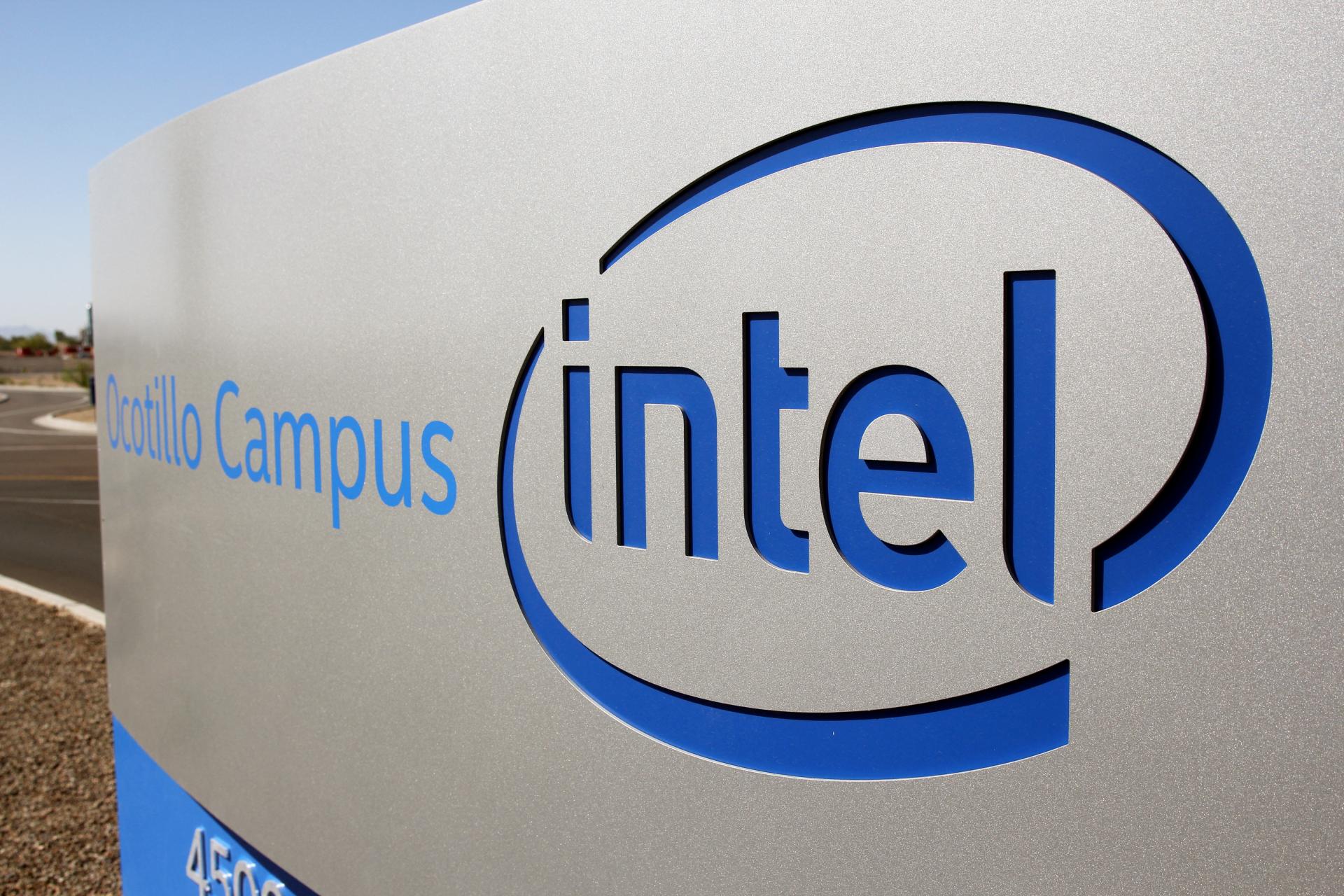 Americká vláda poskytne Intelu desiatky miliárd dolárov. Chce podporiť domácu produkciu čipov