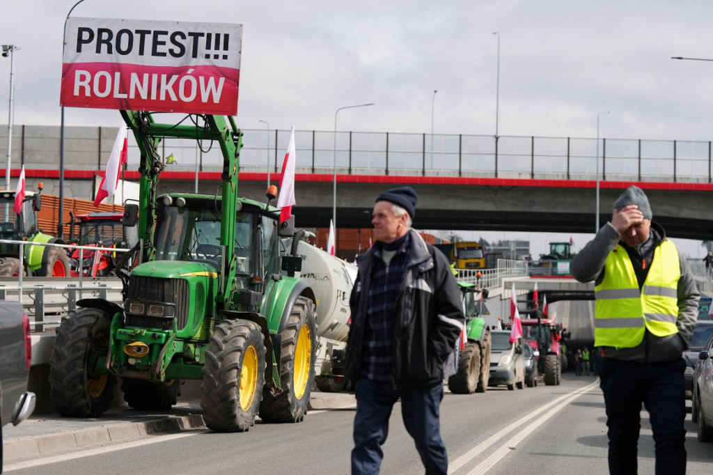 Protest poľských farmárov v Zakrete pri Varšave. FOTO: Reuters