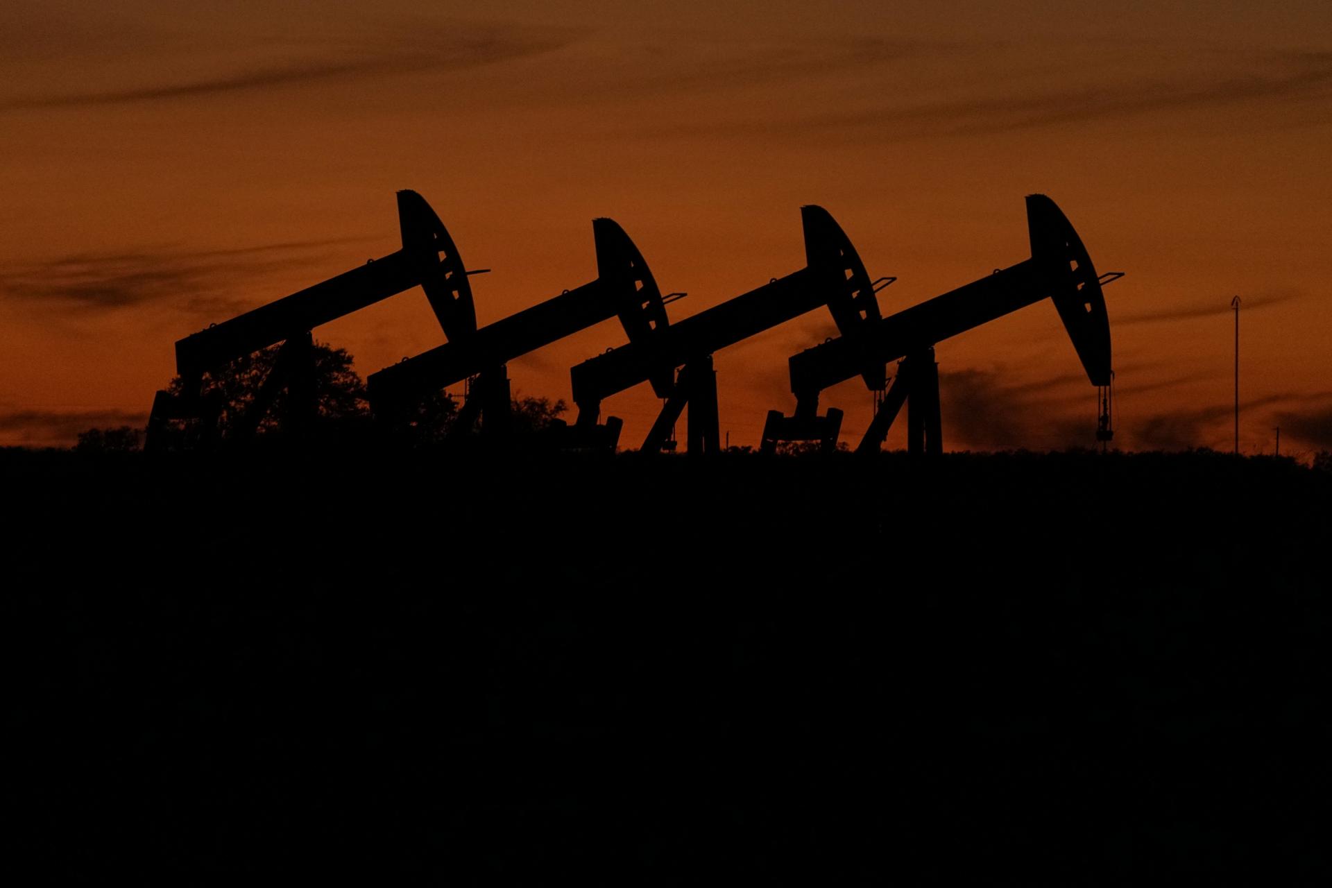Ceny ropy klesli, trhy reagujú na možné prímerie v Pásme Gazy