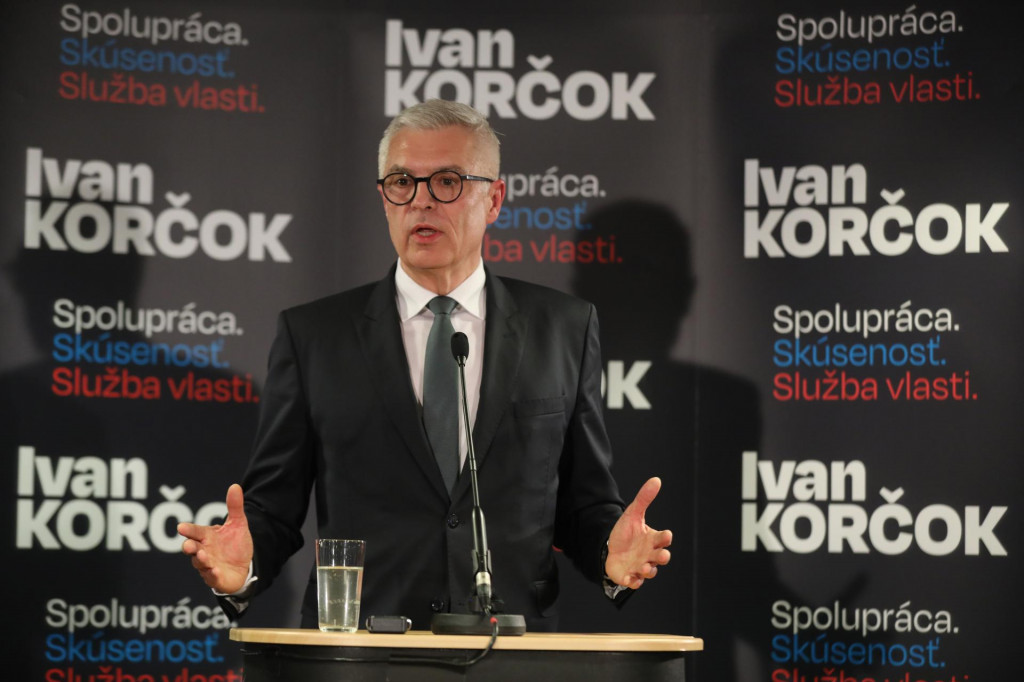 Kandidát na prezidenta Ivan Korčok po zverejnení prvých priebežných výsledkov volieb. FOTO: HN/Peter Mayer