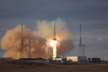 Kozmická loď Sojuz-MS25 odštartovala z kozmodrómu Bajkonur v Kazachstane. FOTO: TASR/AP