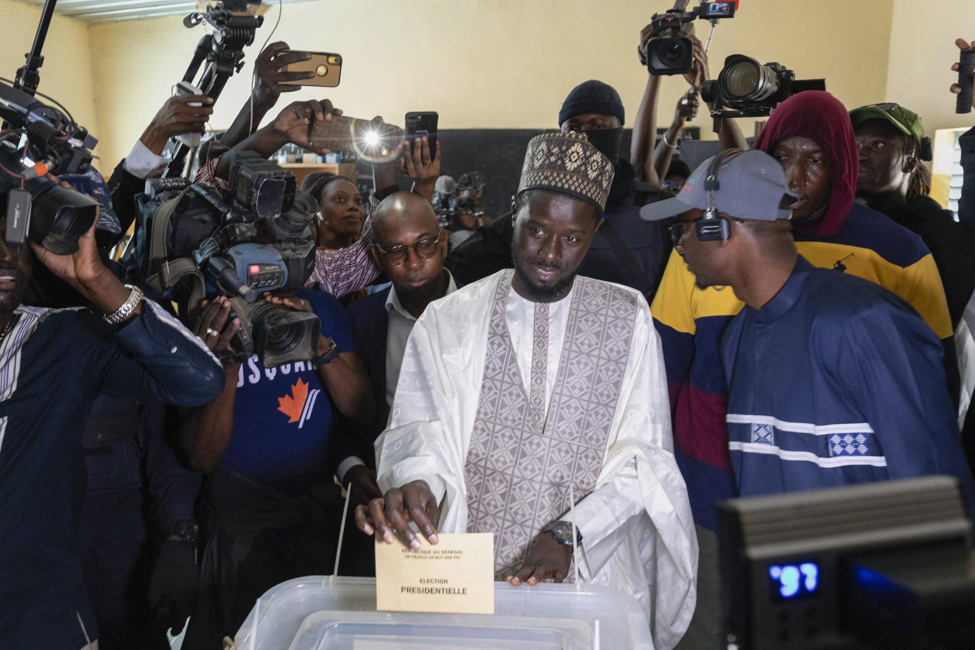 V prezidentských voľbách v Senegale priebežne vedie opozičný kandidát Faye