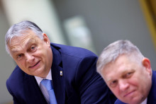 Maďarský premiér Viktor Orban a slovenský premiér Robert Fico. FOTO: REUTERS