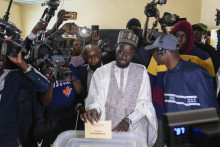 Senegalský opozičný kandidát Bassirou Diomaye Faye. FOTO: TASR/AP