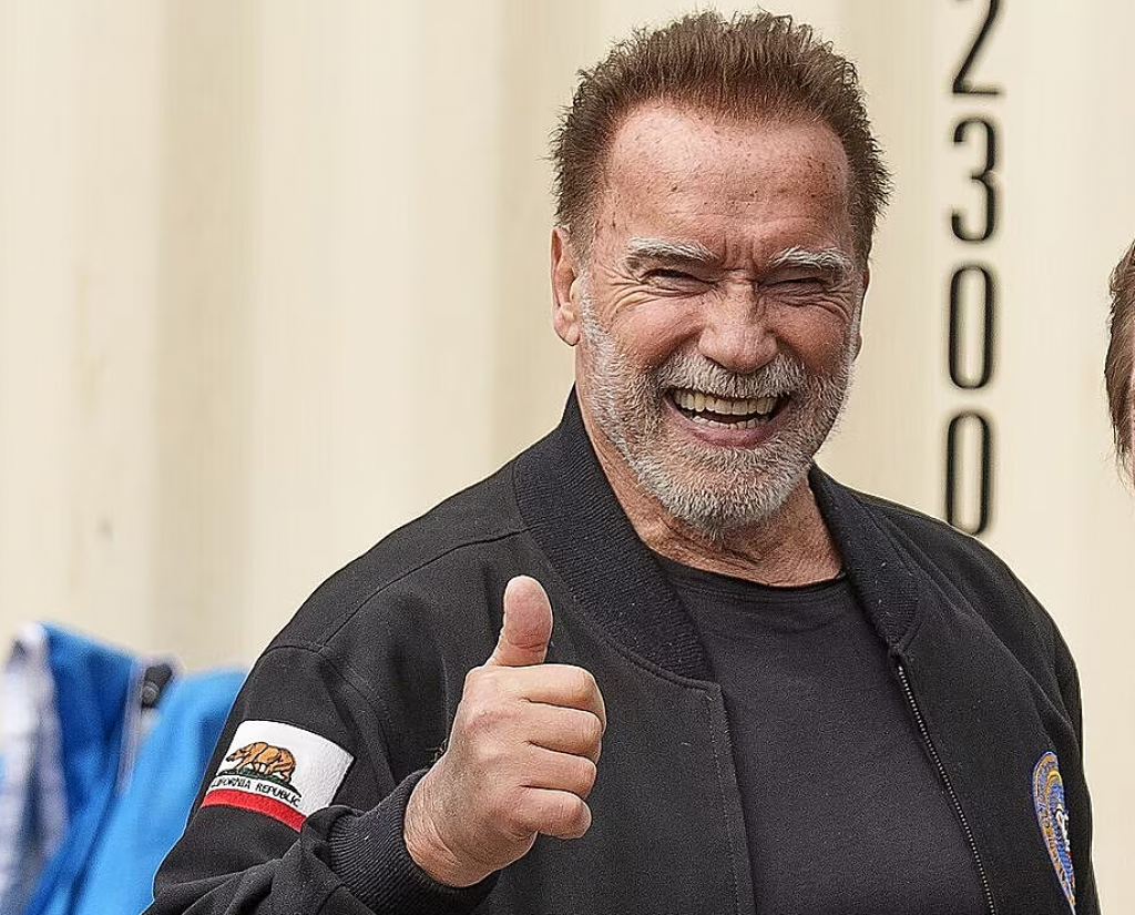 Schwarzenegger dostal kardiostimulátor.