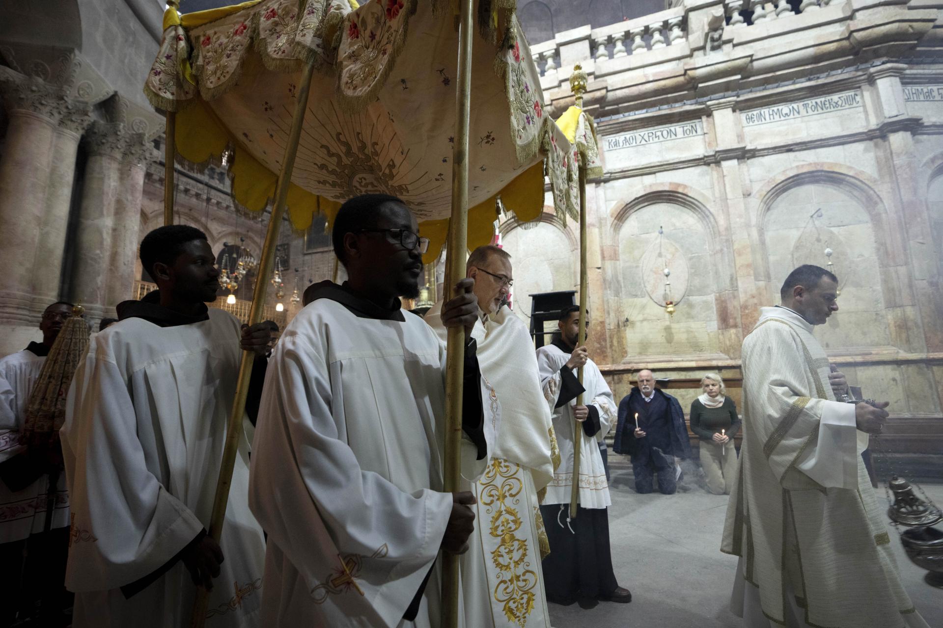 Počas sviatkov budú bezpečnostné sily vo Francúzsku strážiť kresťanské kostoly